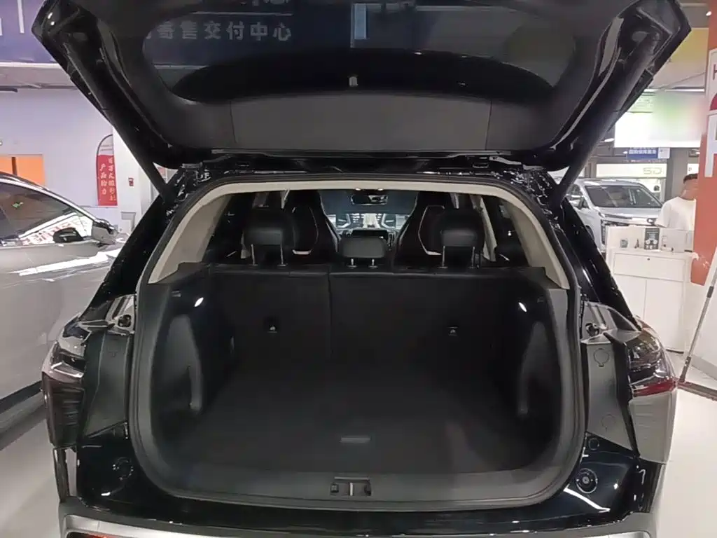 Hongqi Hongqi HS3 PHEV — миниатюра 19