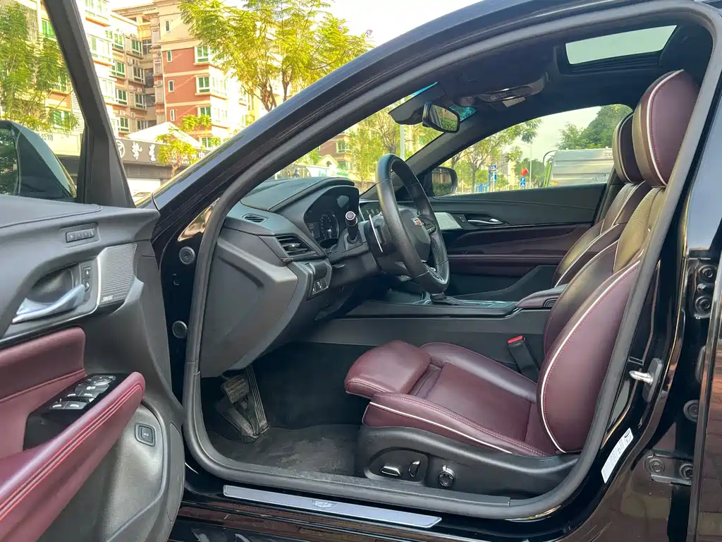 Cadillac CT4 — миниатюра 8