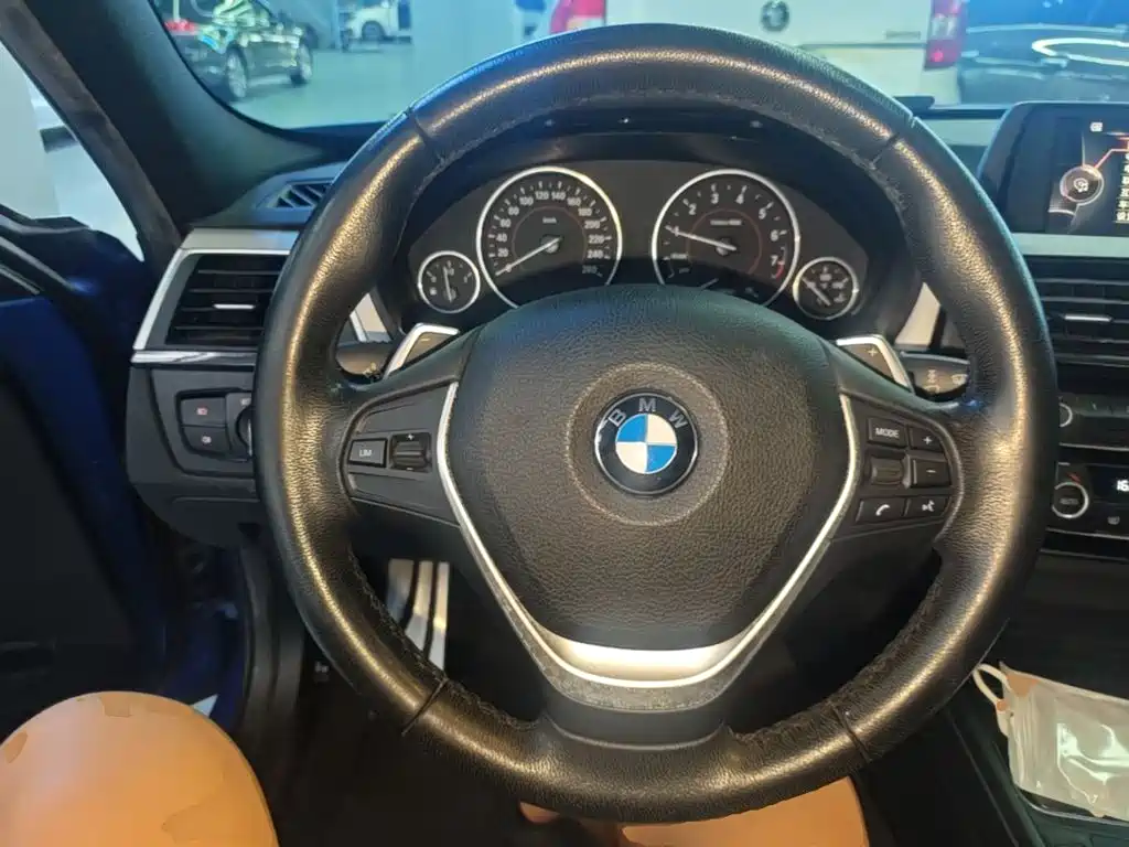 BMW 3 Series — миниатюра 11