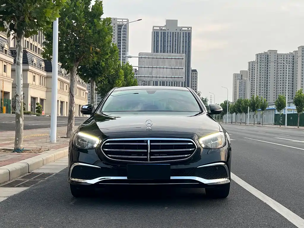 Mercedes-Benz E-Class — миниатюра 2