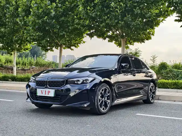 BMW i — фото 1