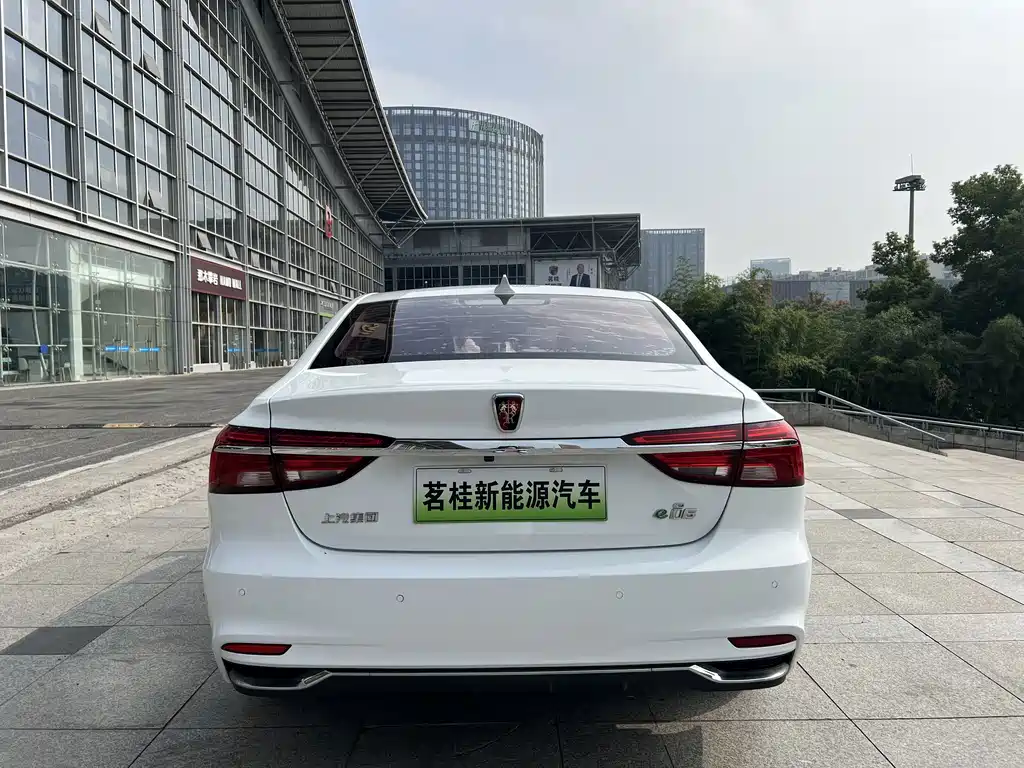 Roewe i6 New Energy — миниатюра 5