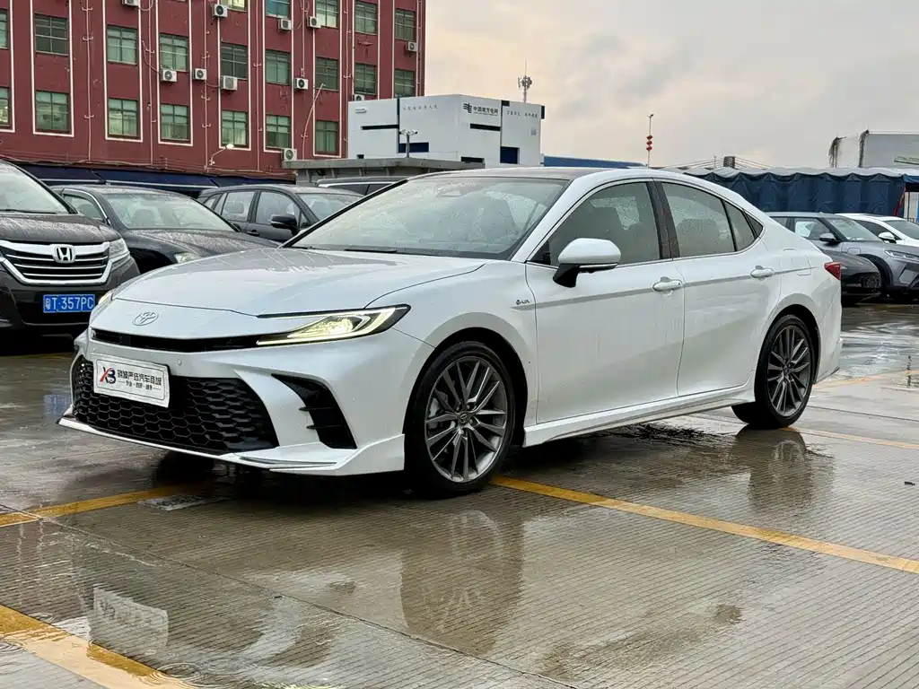 TOYOTA CAMRY