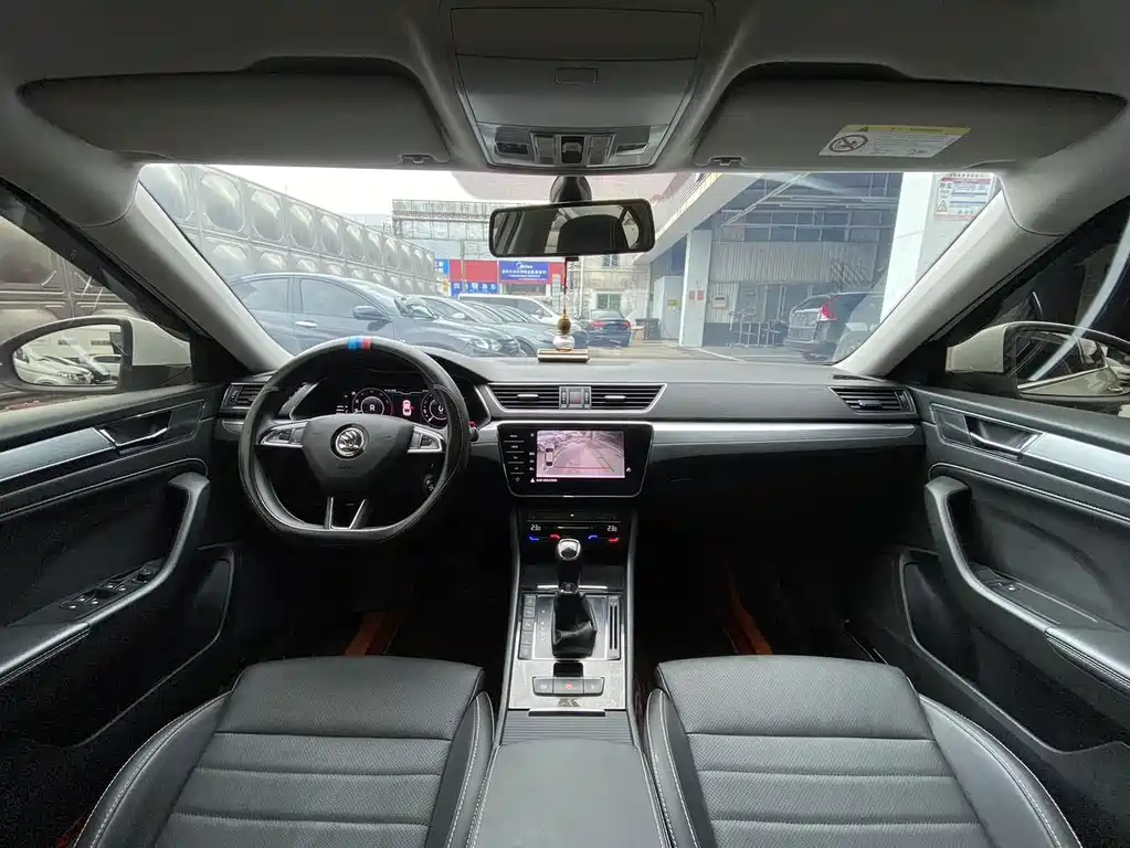 Skoda Superb — миниатюра 15