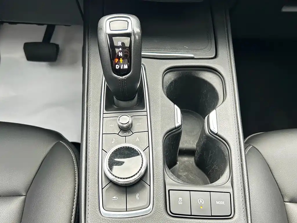 Cadillac XT4 — миниатюра 6
