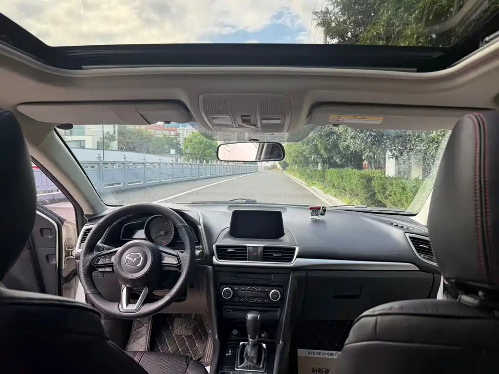 Mazda 3 Axela — миниатюра 11