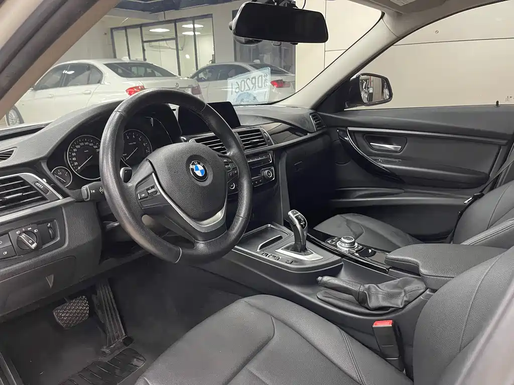 BMW 3 Series — миниатюра 2