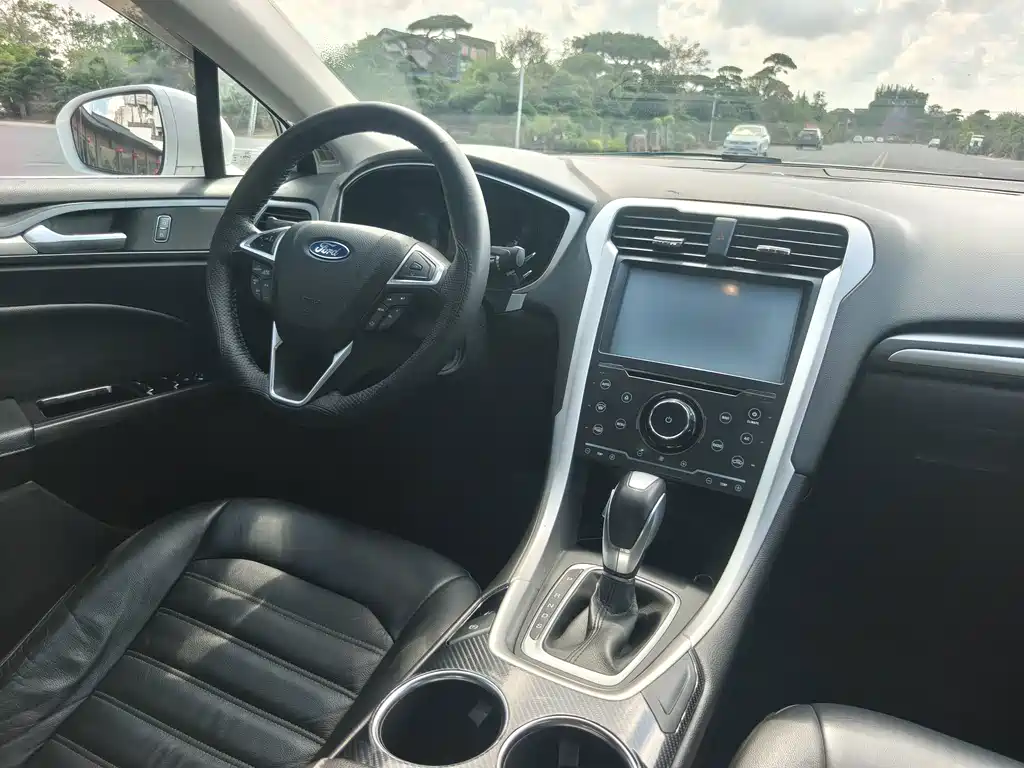Ford Mondeo — миниатюра 8