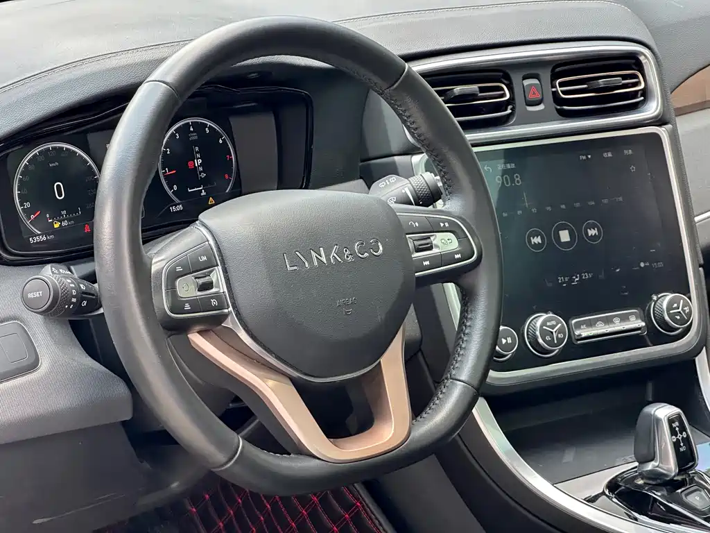 Lynk & Co 01 — миниатюра 9