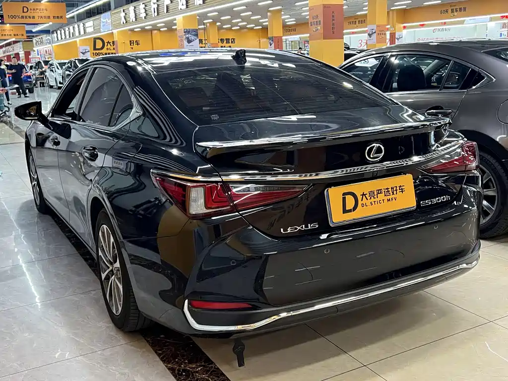 Lexus ES — миниатюра 6