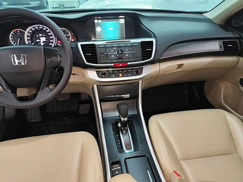 Honda Accord — миниатюра 14