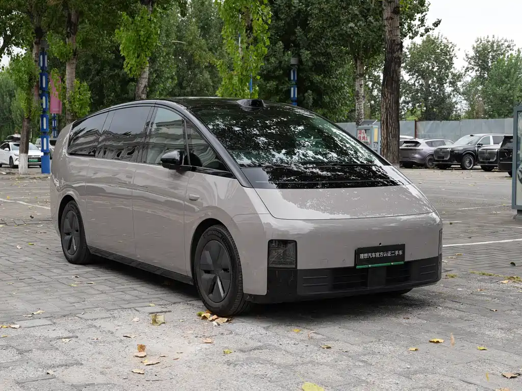 Li Auto Li MEGA — миниатюра 3