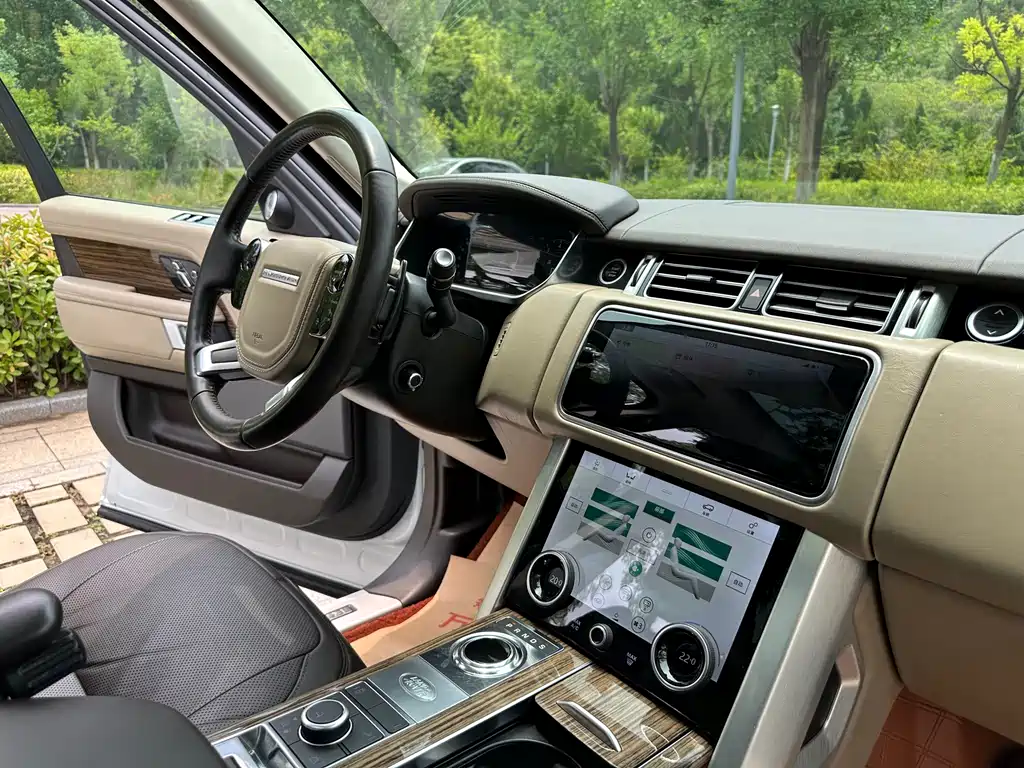 Land Rover Range Rover 2018 3.0 SC V6 Vogue Long Wheelbase