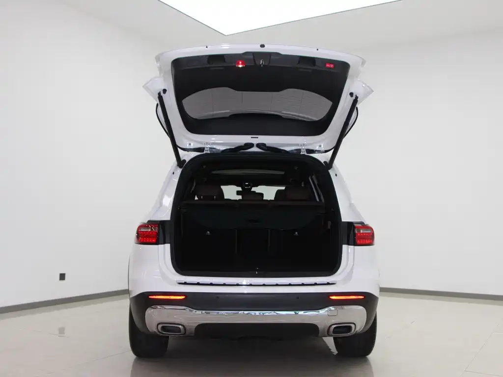 Mercedes-Benz GLB — миниатюра 13