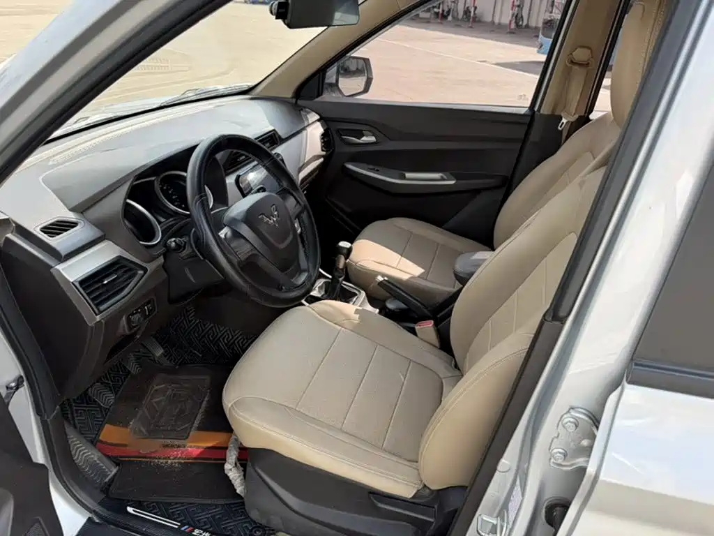 Wuling Hongguang — миниатюра 11