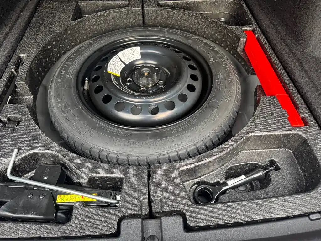 DONGFENG YI HYUN MAX