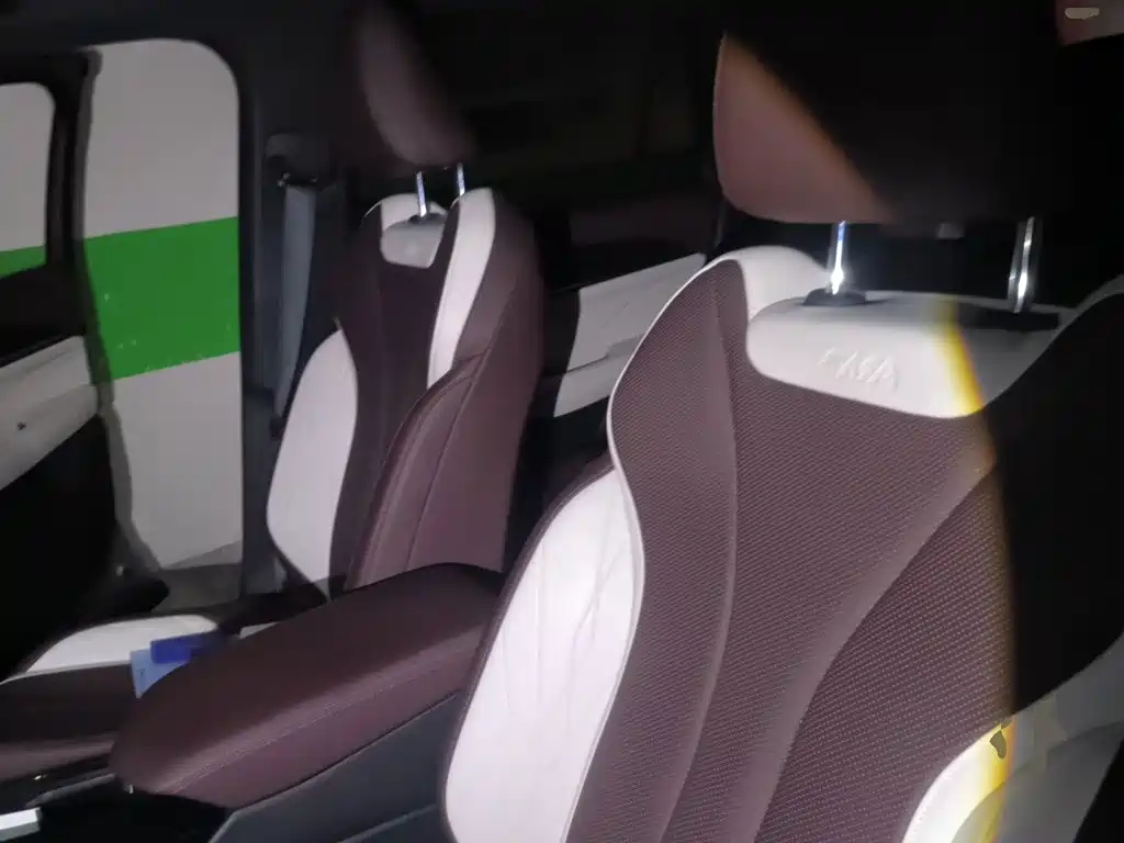 Geely Xingyue L — миниатюра 11