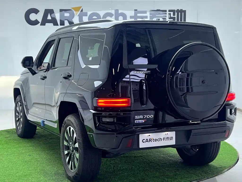 TANK TANK 700 NEW ENERGY