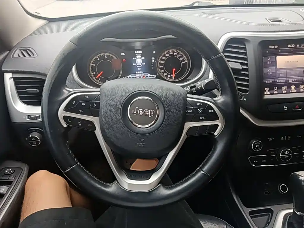 Jeep Cherokee — миниатюра 11