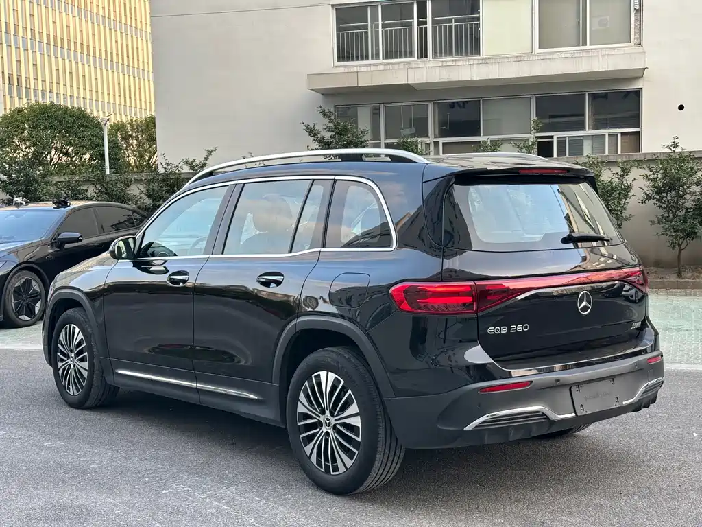 Mercedes-Benz EQB — миниатюра 14