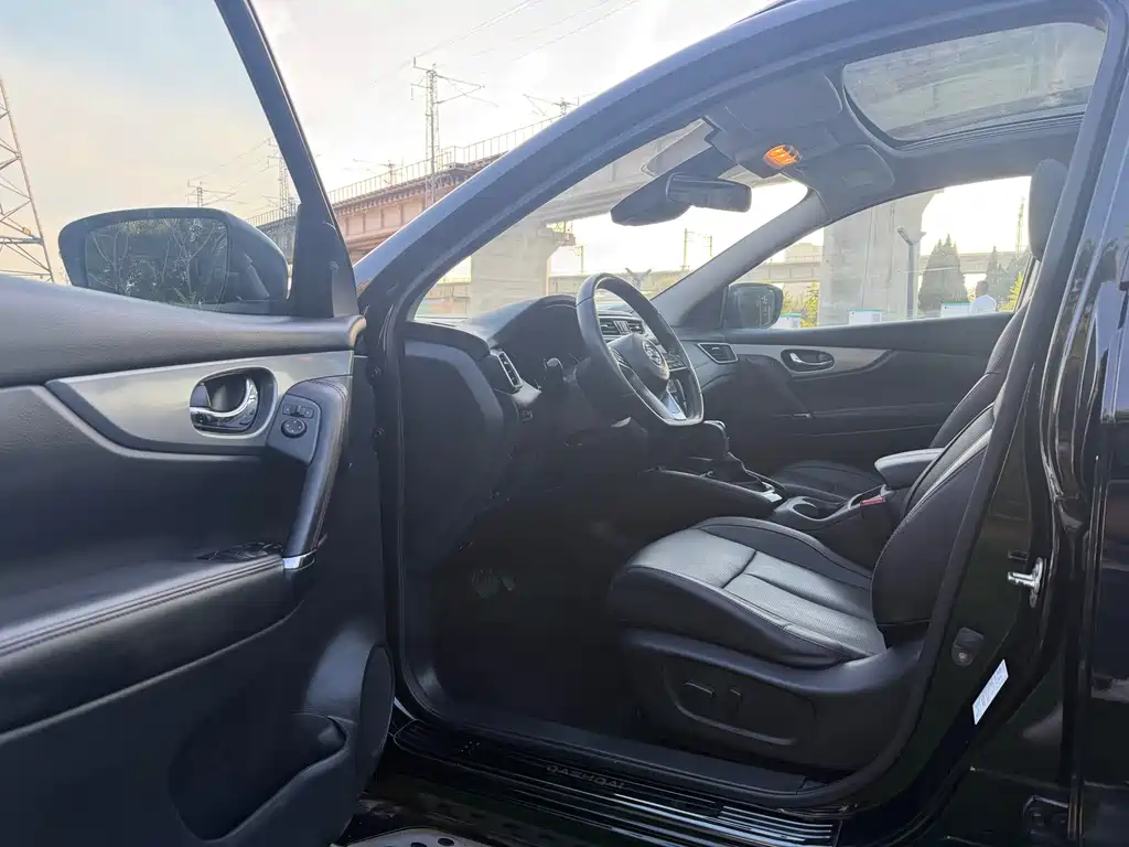 Nissan Qashqai — миниатюра 8