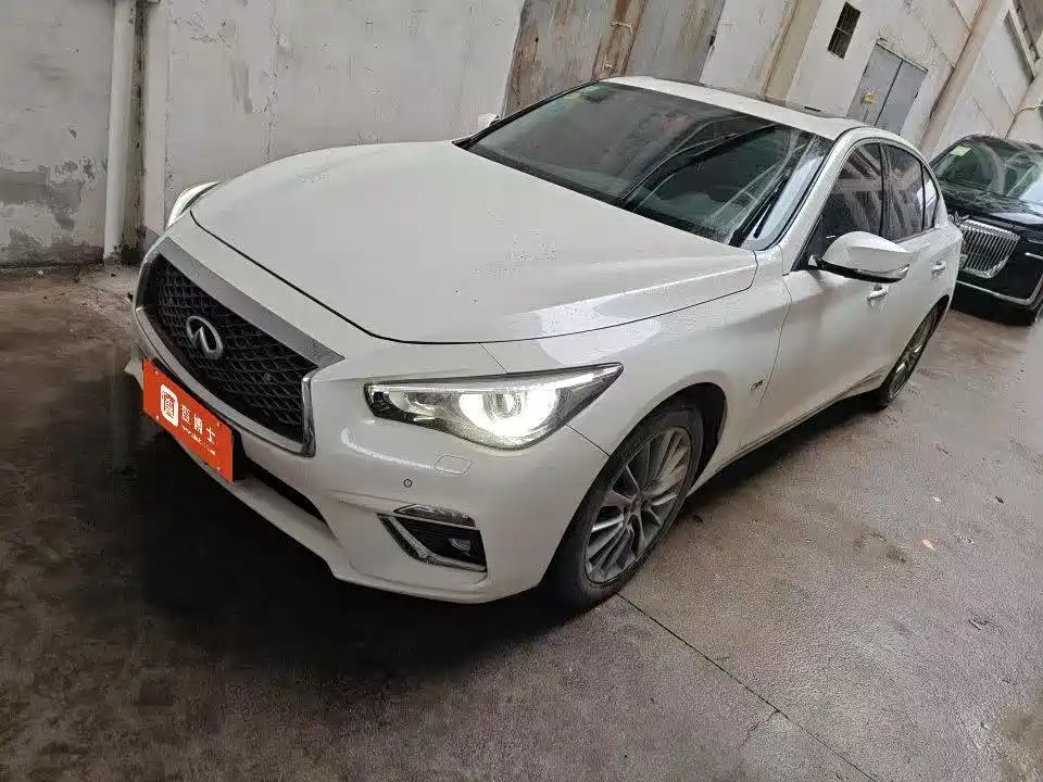Купить Infiniti Q50L