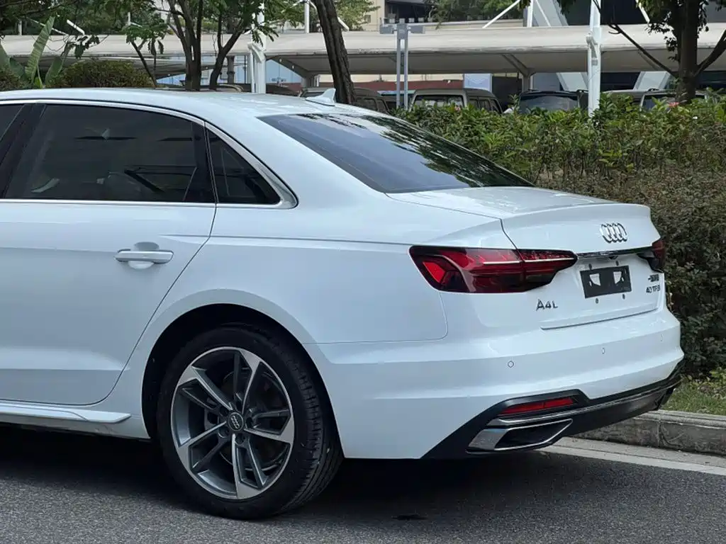 Audi A4L — миниатюра 11