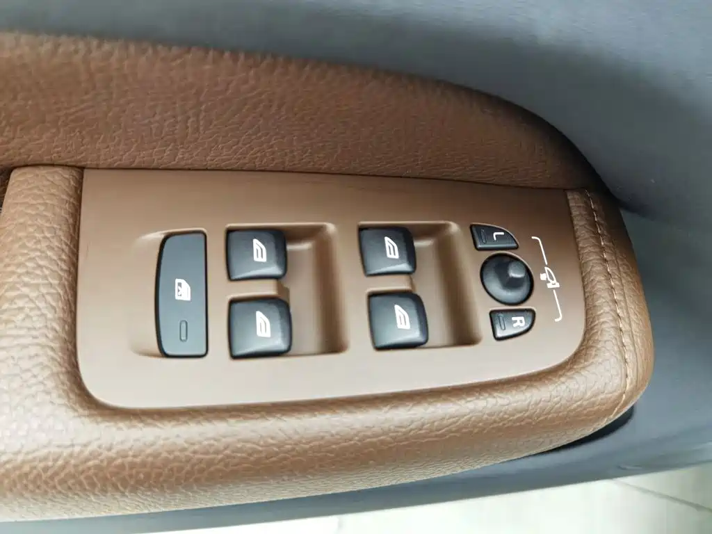 Volvo XC60 — миниатюра 9