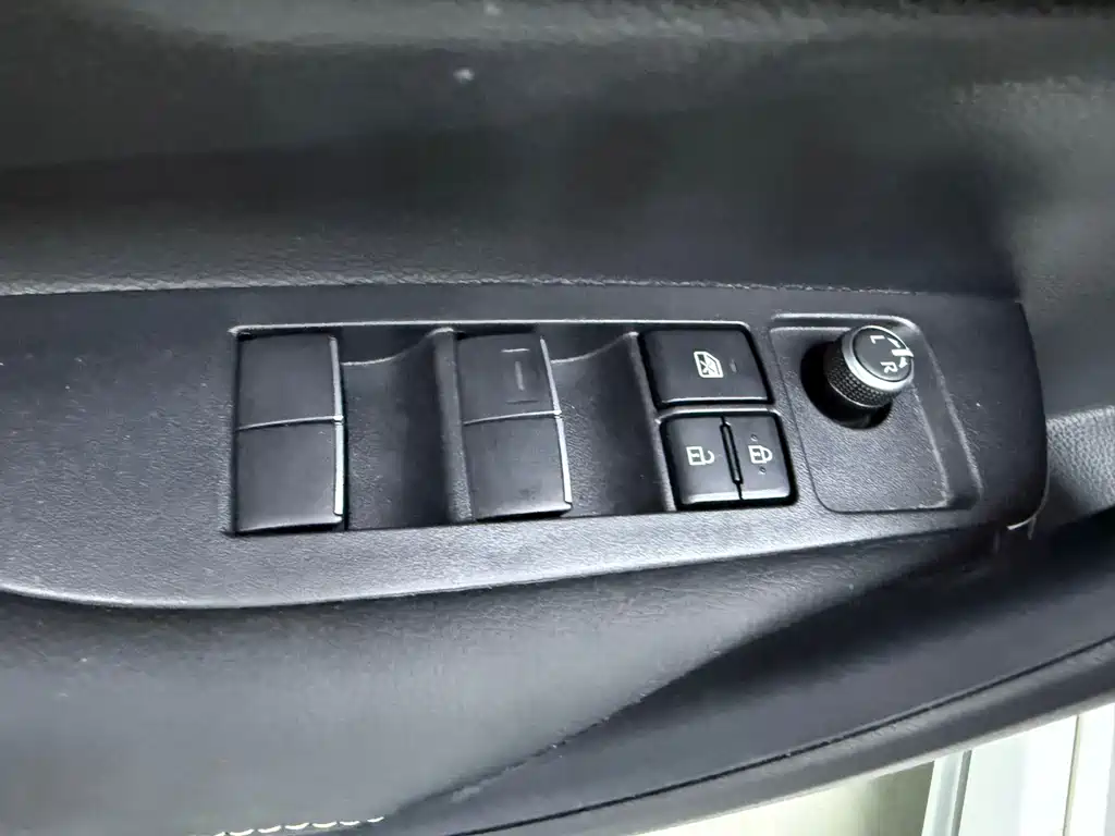 Toyota Corolla — миниатюра 9