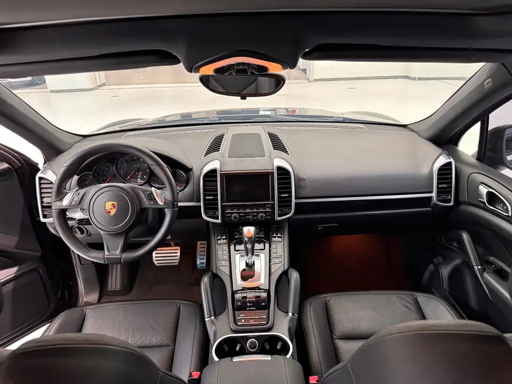 Porsche Cayenne — миниатюра 5