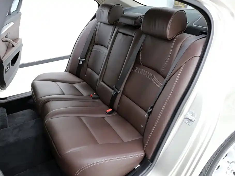 BMW 5 Series — миниатюра 8