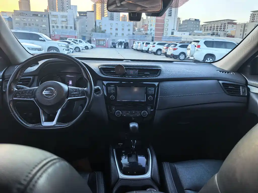 Nissan X-Trail — миниатюра 5
