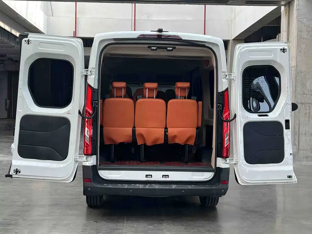 MAXUS V90 — миниатюра 13
