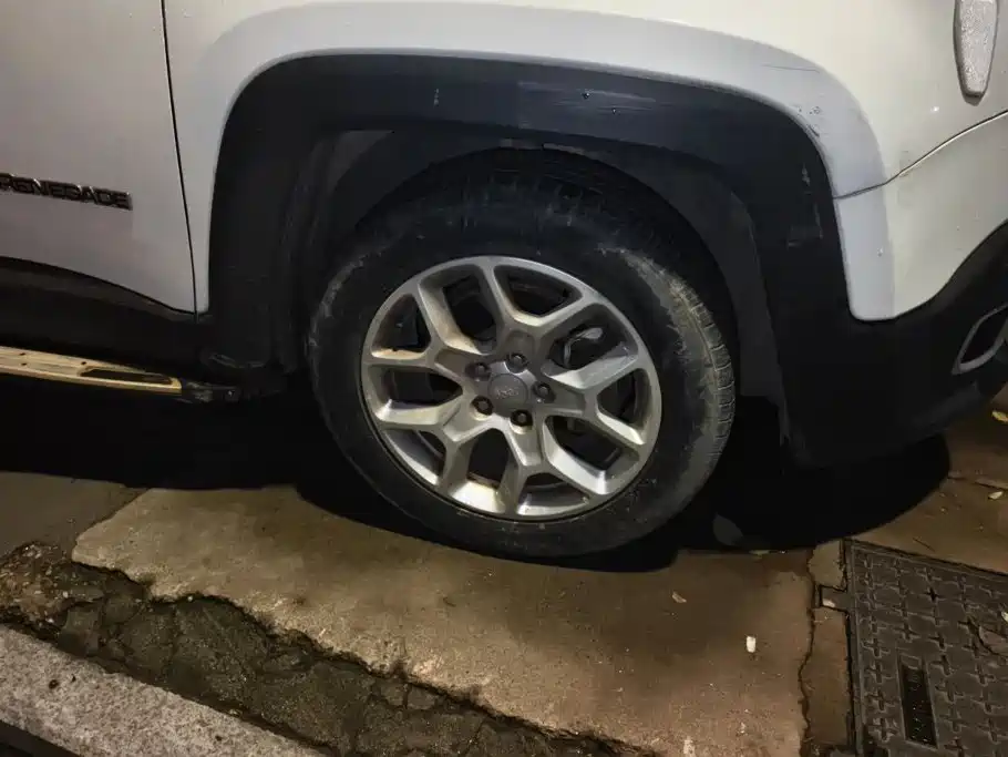 Jeep Renegade — миниатюра 6