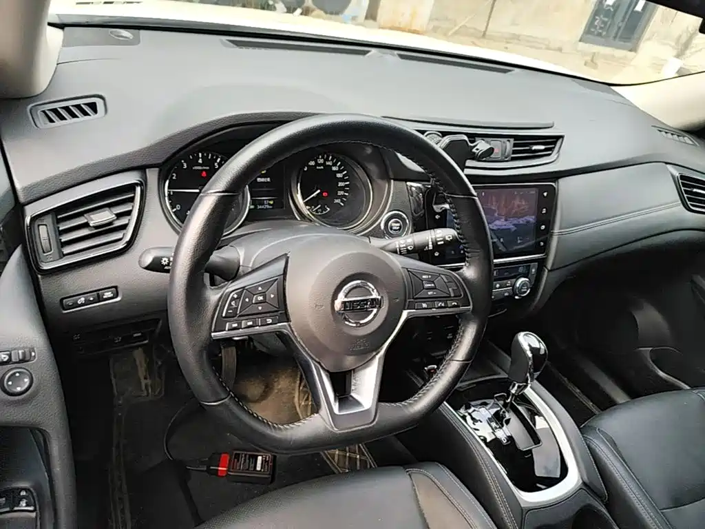 Nissan X-Trail — миниатюра 10