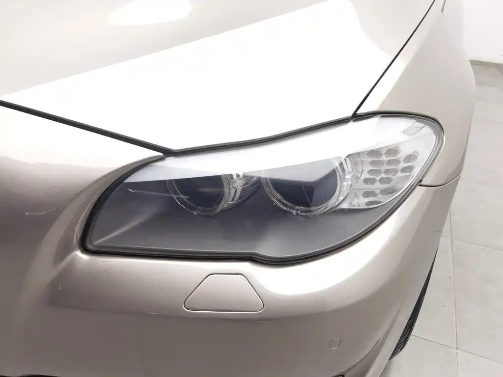 BMW 5 Series — миниатюра 7