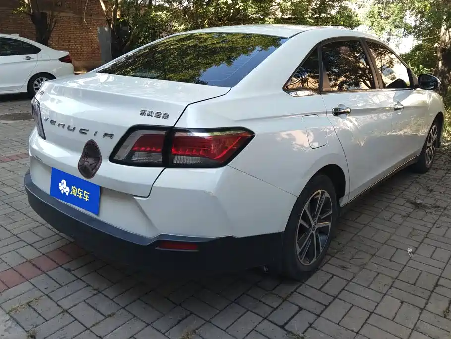 Venucia D60 — миниатюра 3