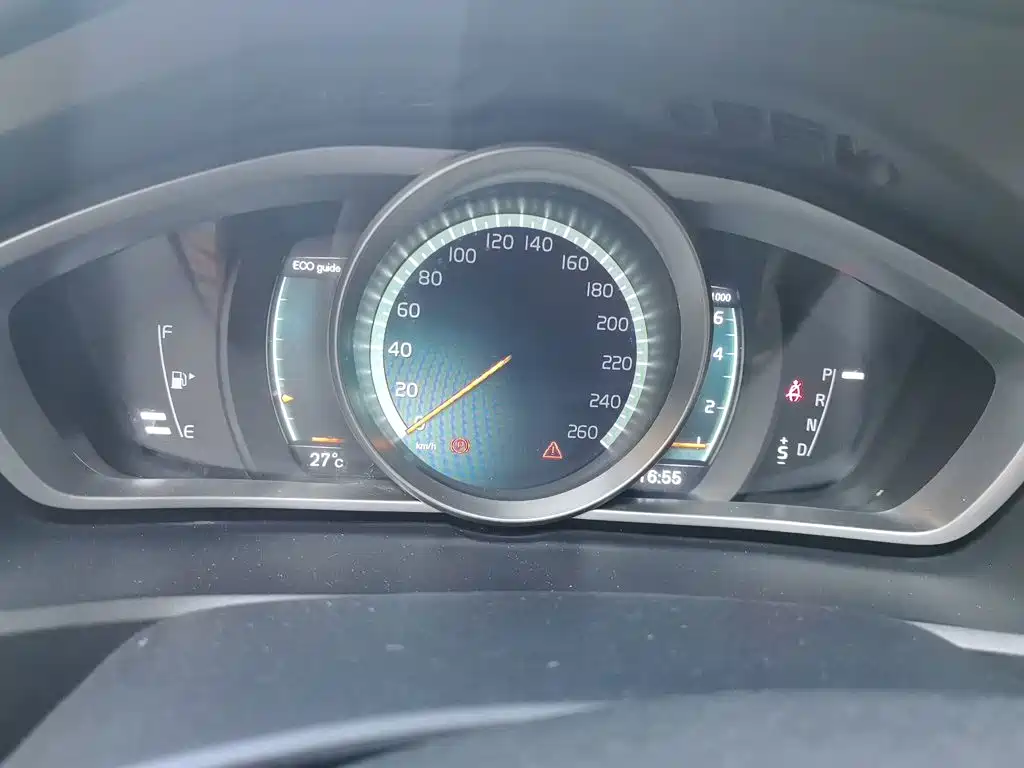 Volvo V40 — миниатюра 12