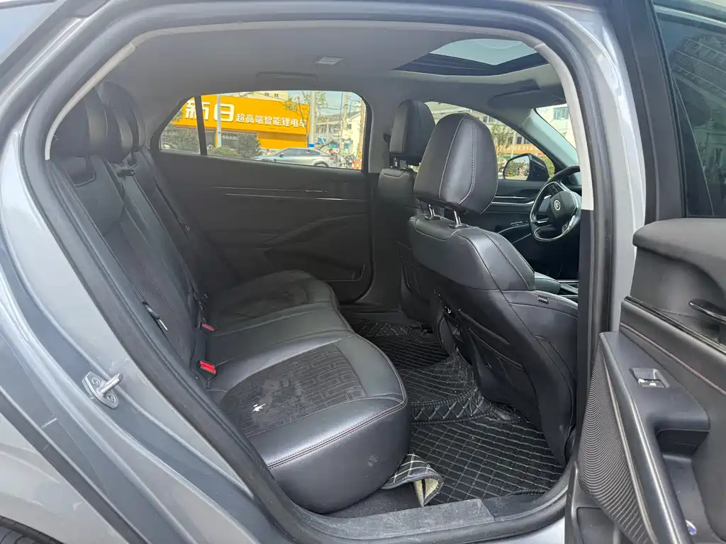 Ford Mondeo — миниатюра 7