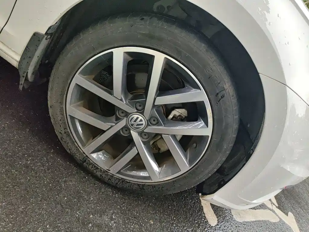 Volkswagen Golf — миниатюра 24