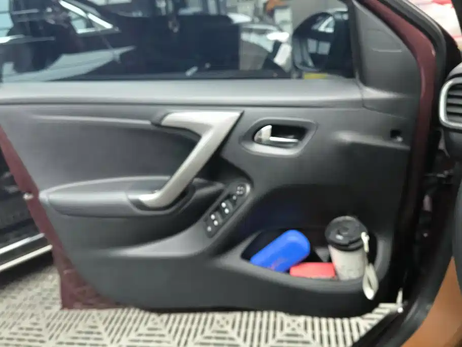 Citroen C3-XR — миниатюра 7
