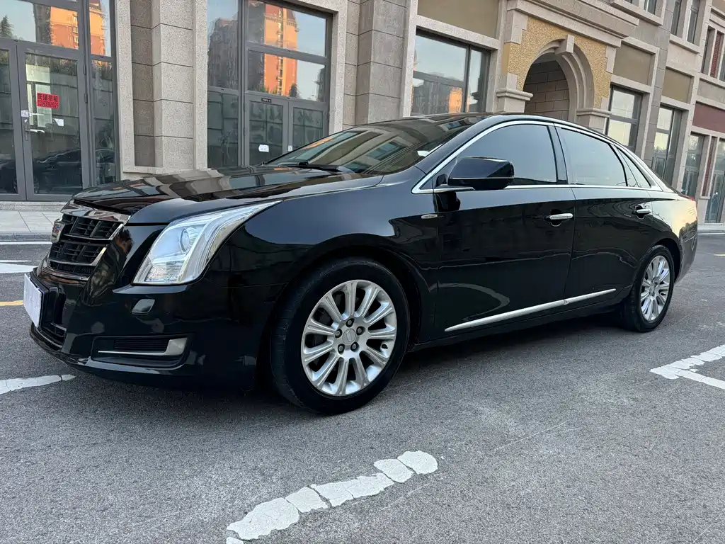 CADILLAC XTS