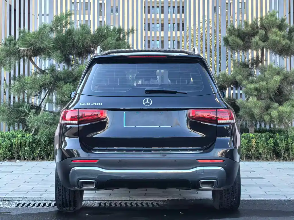 Mercedes-Benz GLB — миниатюра 12