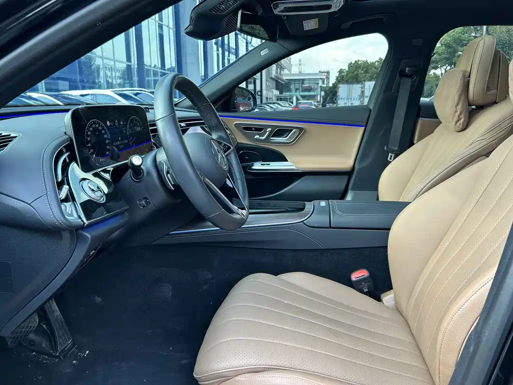 Mercedes-Benz E-Class — миниатюра 7