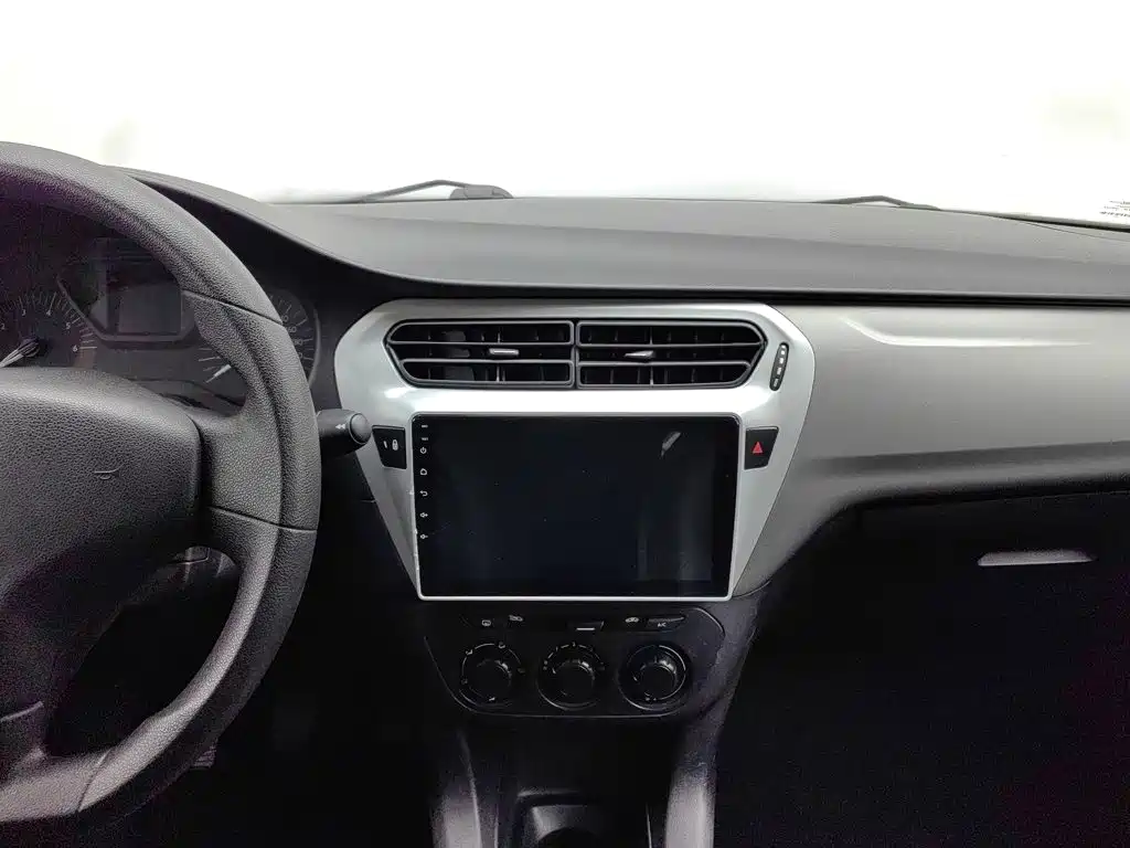 Citroen Elysee — миниатюра 12