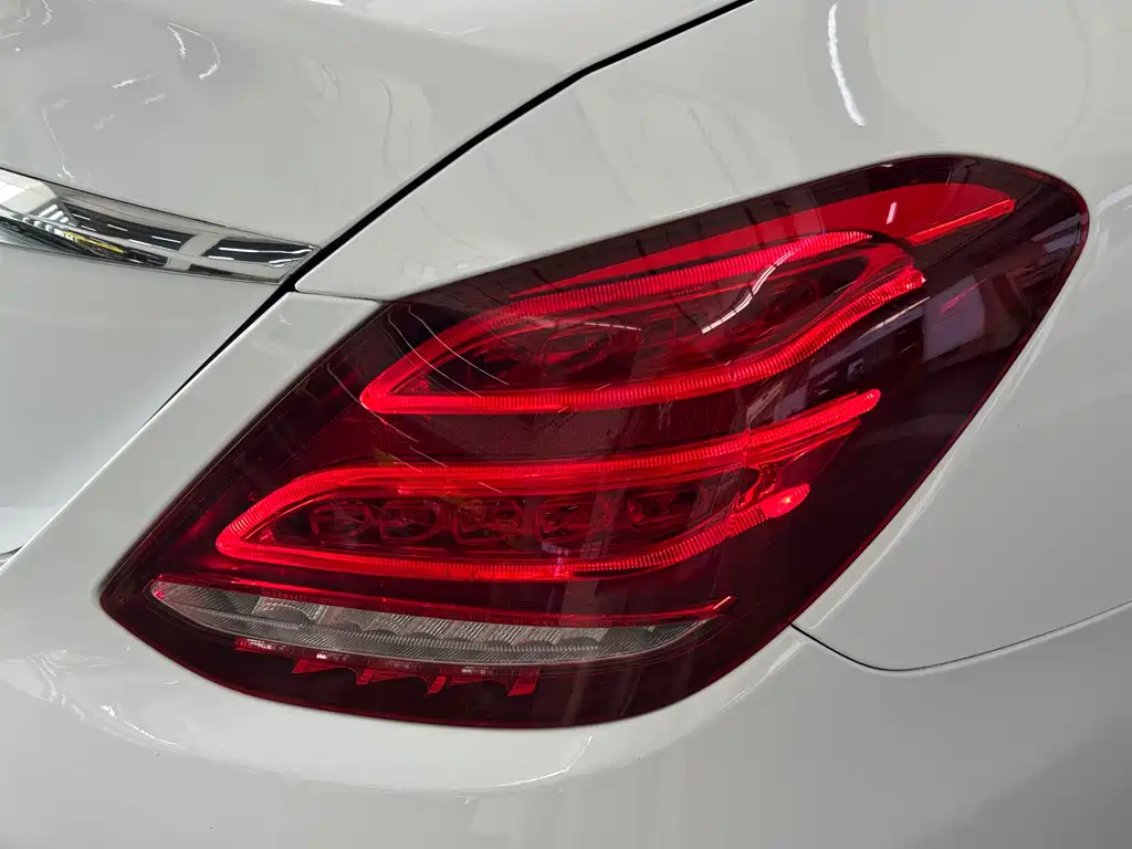 Mercedes-Benz C-Class — миниатюра 18