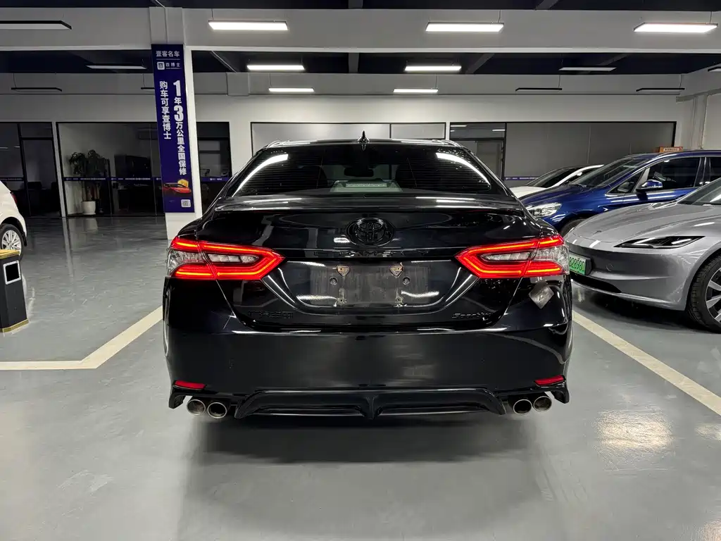 Toyota Camry — миниатюра 9