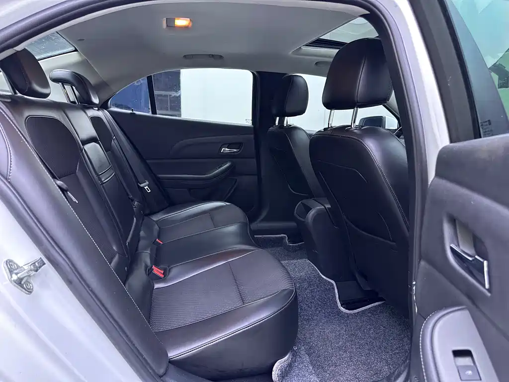 Chevrolet Malibu — миниатюра 12