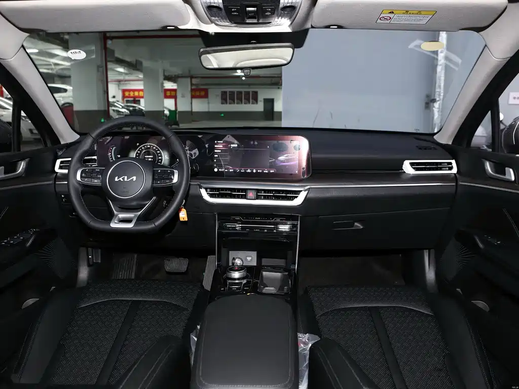 Kia K5 — миниатюра 7