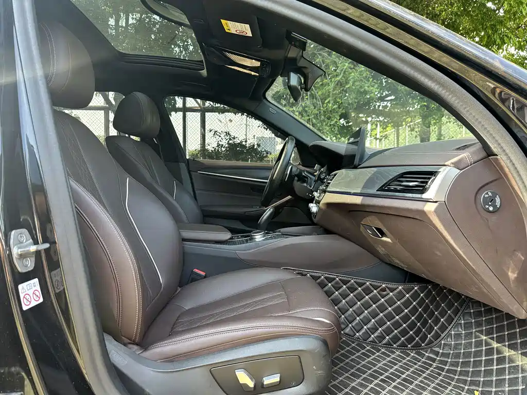 BMW 5 Series — миниатюра 8